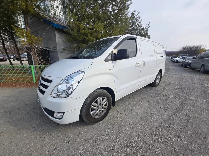 Hyundai Starex