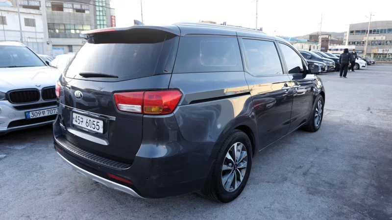 Kia Carnival