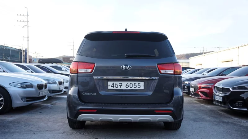 Kia Carnival