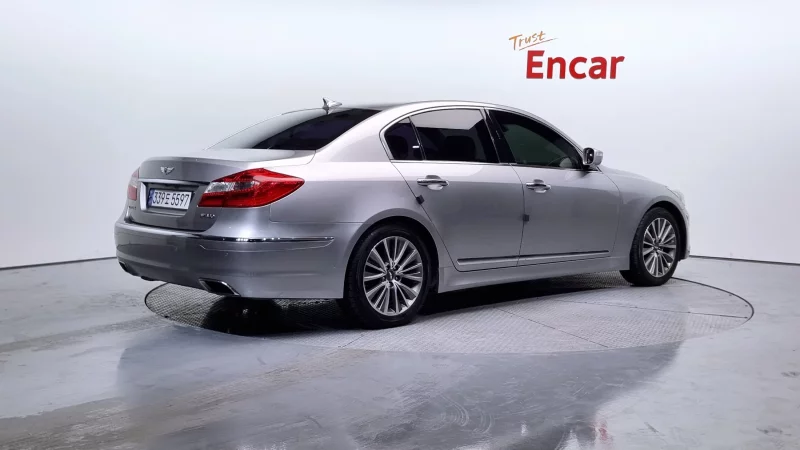 Hyundai Genesis