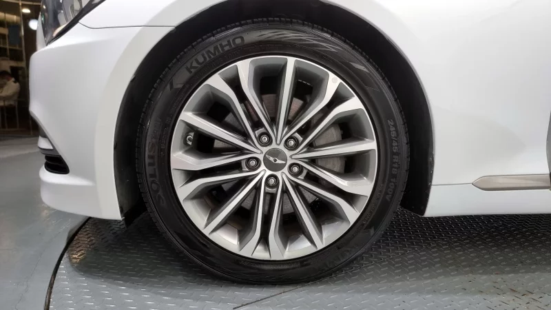 Hyundai Genesis