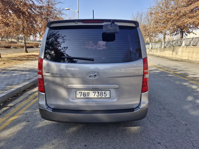 Hyundai Starex