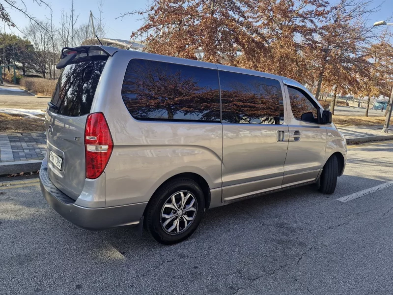 Hyundai Starex