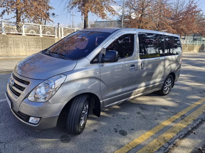 Hyundai Starex