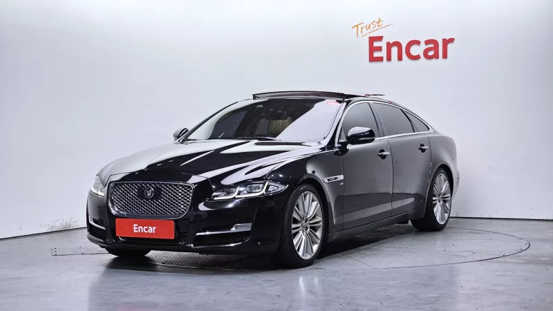 Jaguar XJ