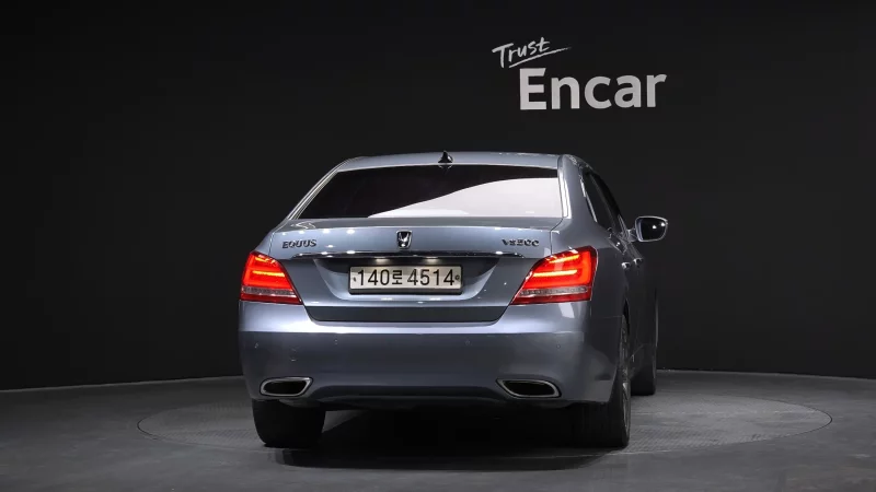 Hyundai Equus