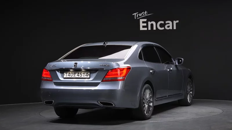 Hyundai Equus