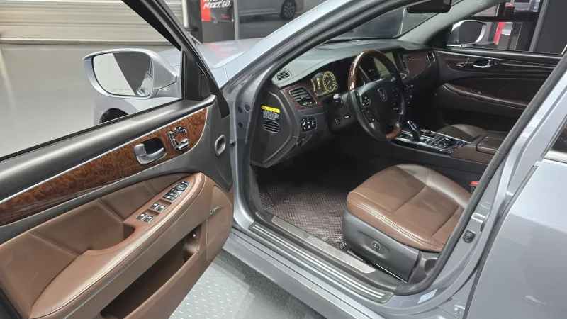 Hyundai Equus