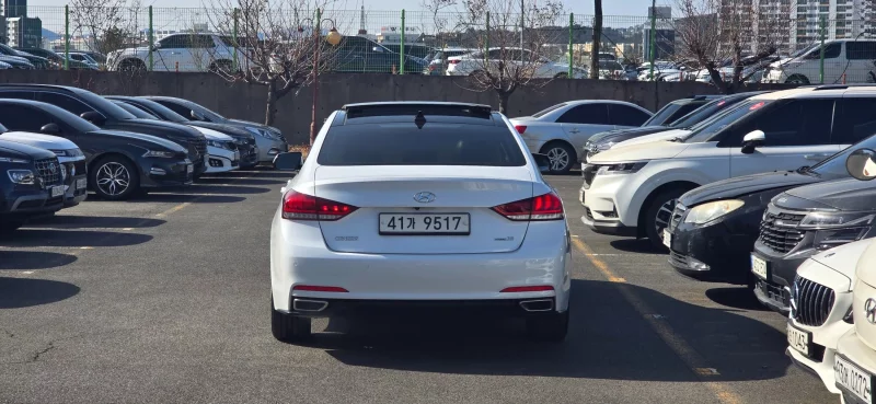 Hyundai Genesis