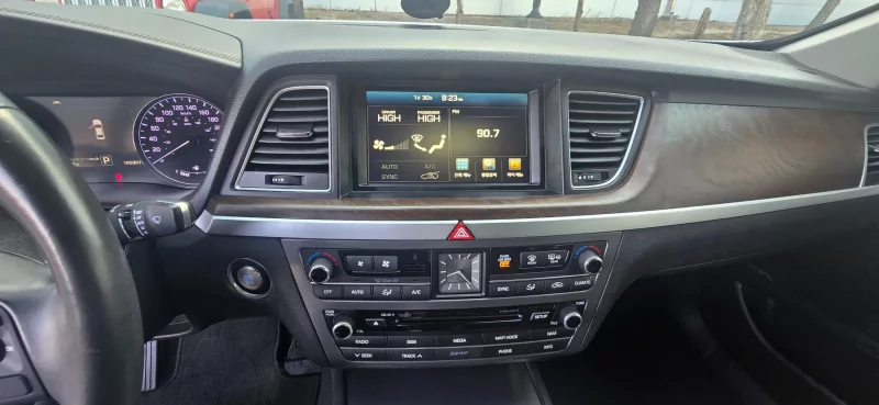Hyundai Genesis