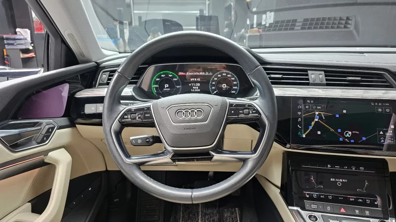 Audi e-tron