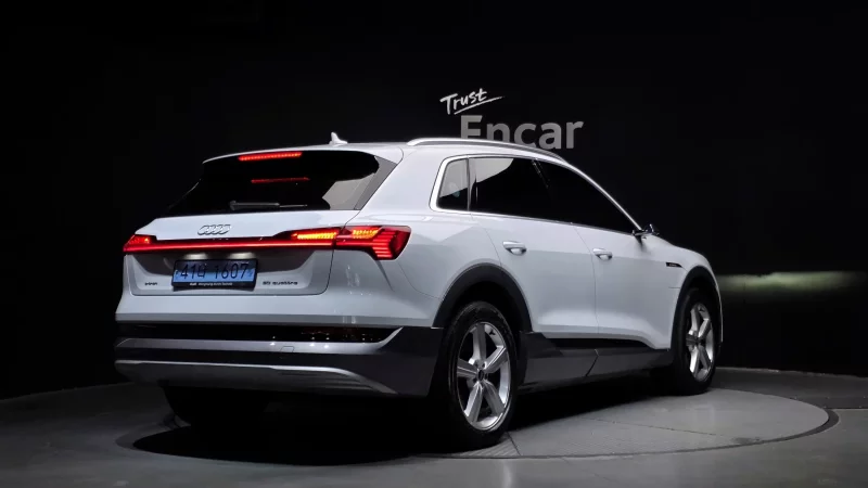 Audi e-tron