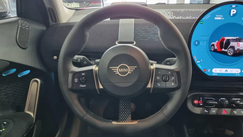 MINI Aceman