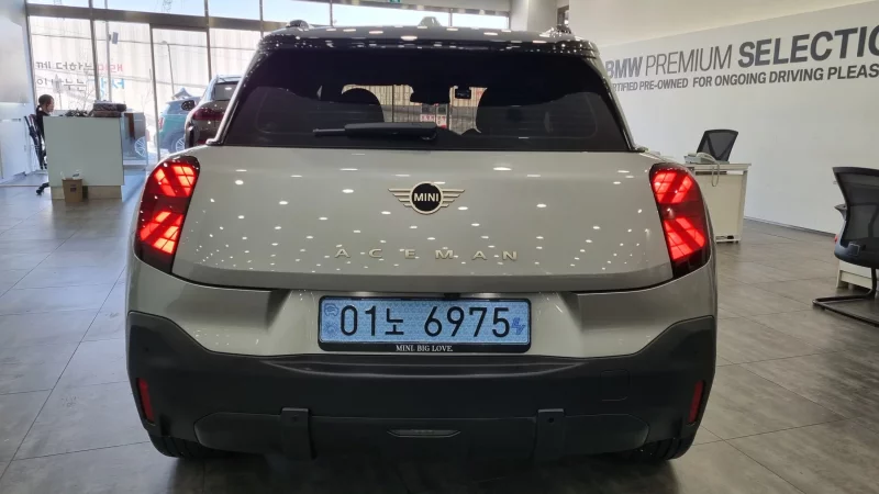 MINI Aceman