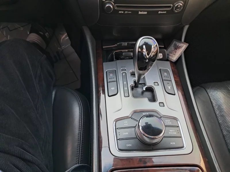 Hyundai Equus