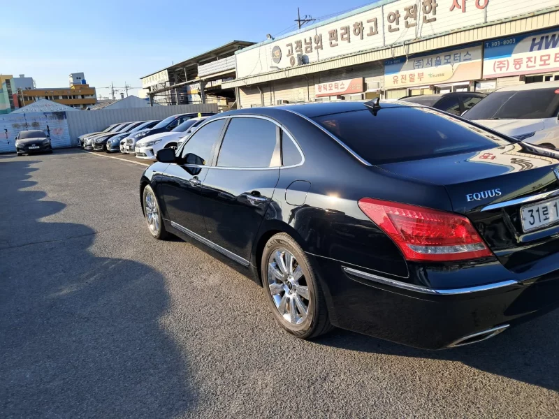 Hyundai Equus