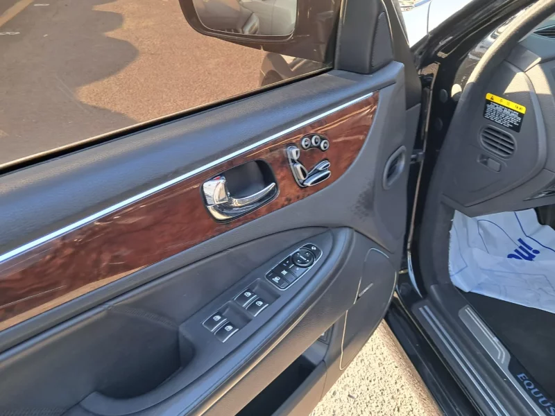 Hyundai Equus