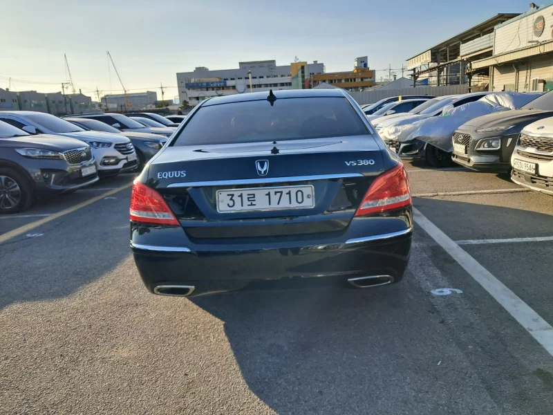 Hyundai Equus