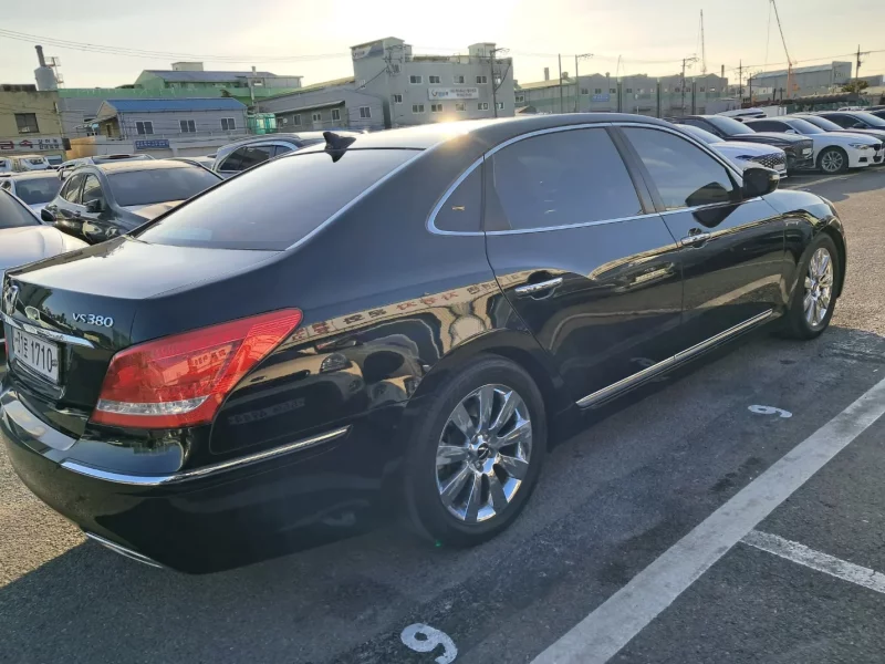 Hyundai Equus