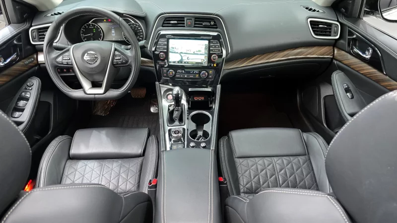 Nissan MAXIMA