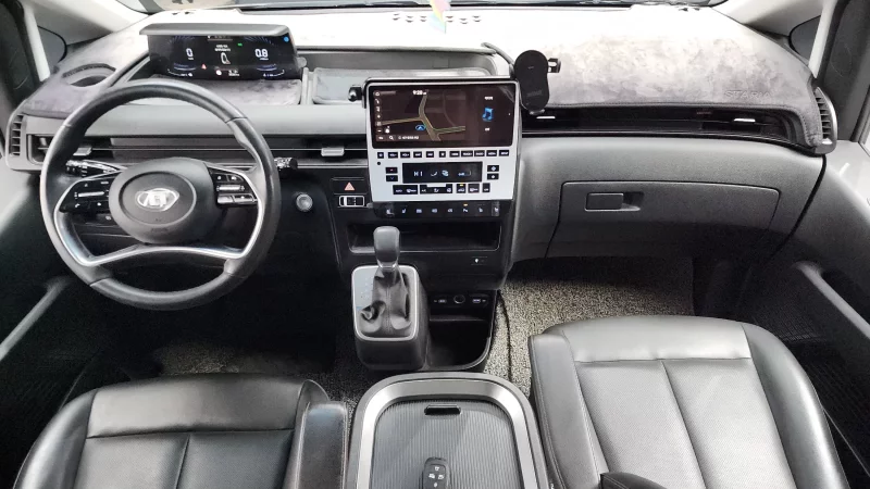 Hyundai Staria