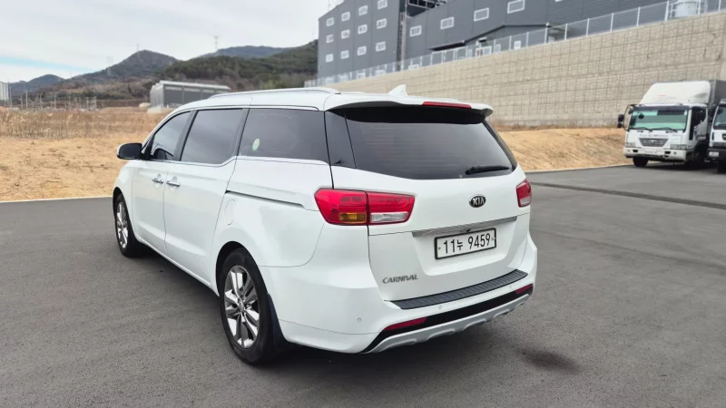 Kia Carnival