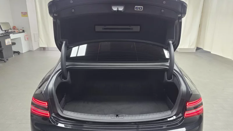 Genesis Electrified G80