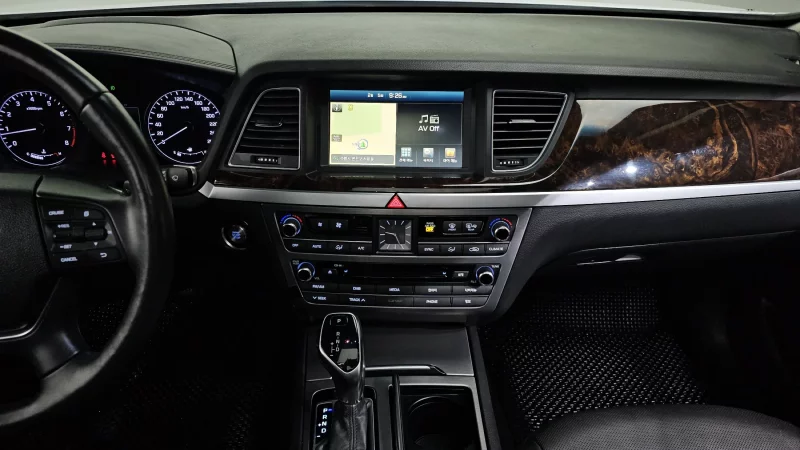 Hyundai Genesis
