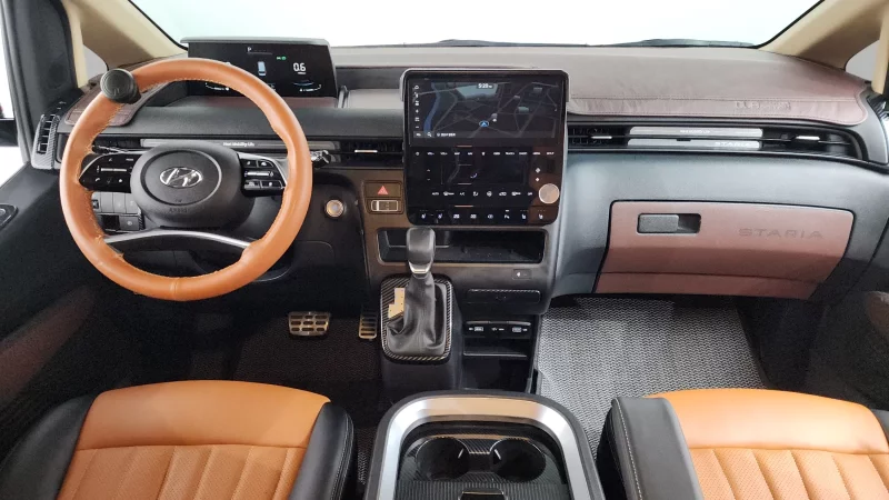 Hyundai Staria