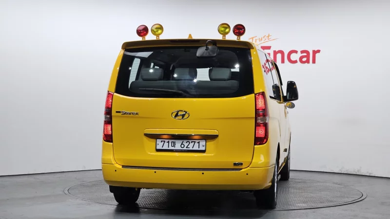 Hyundai Starex