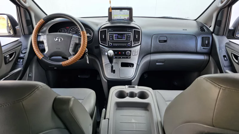 Hyundai Grand Starex
