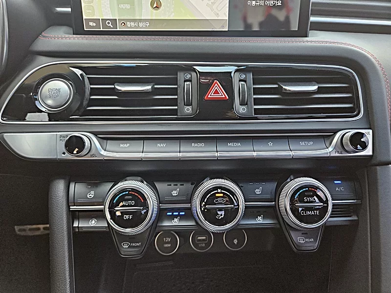 Genesis G70