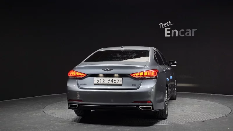 Hyundai Genesis