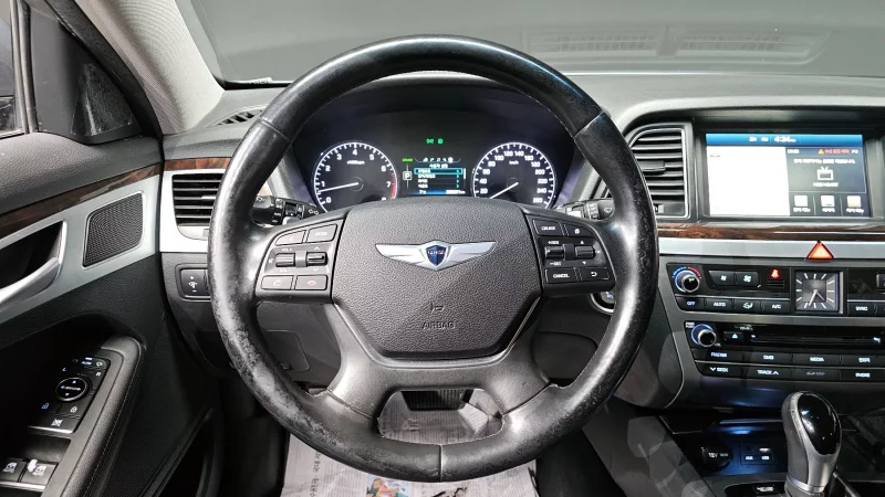 Hyundai Genesis