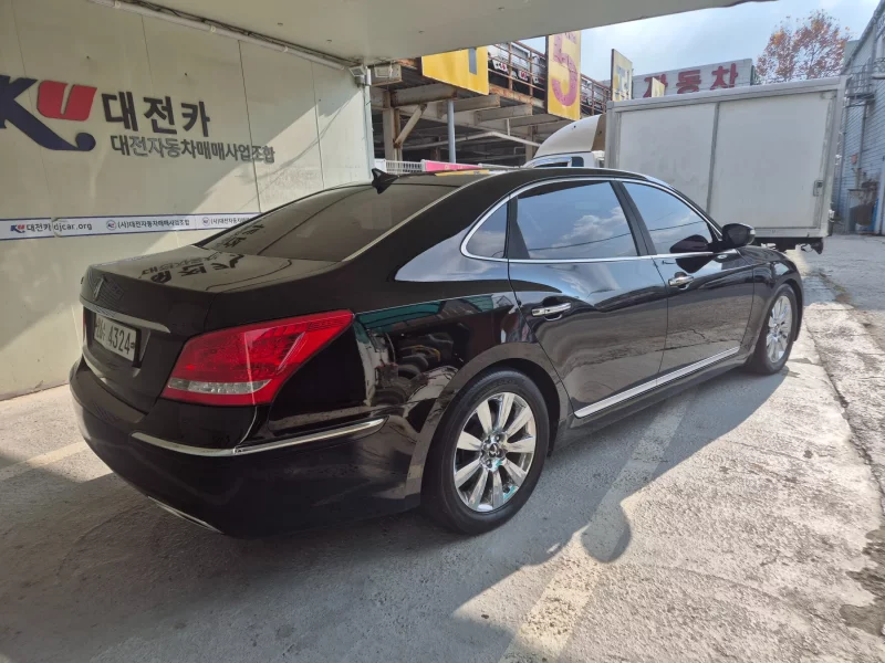 Hyundai Equus