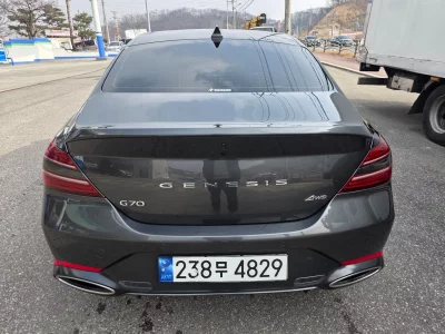 Genesis G70