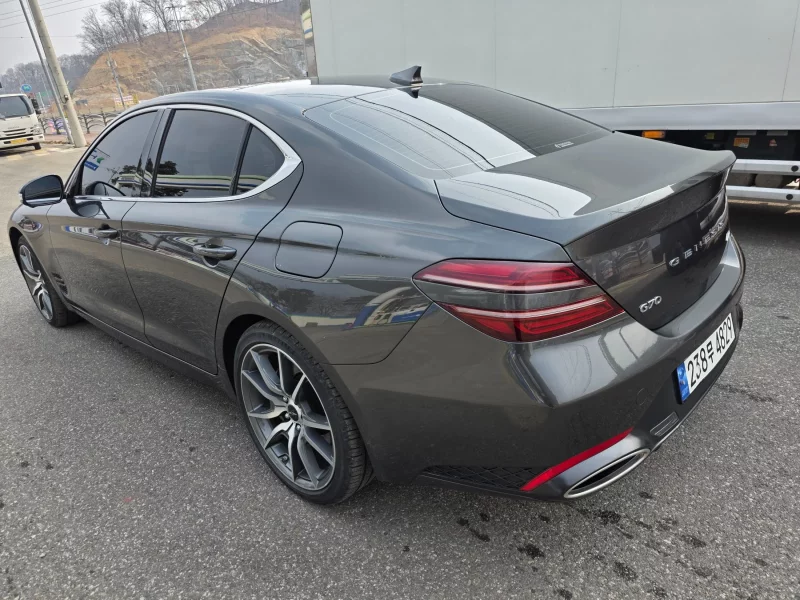 Genesis G70