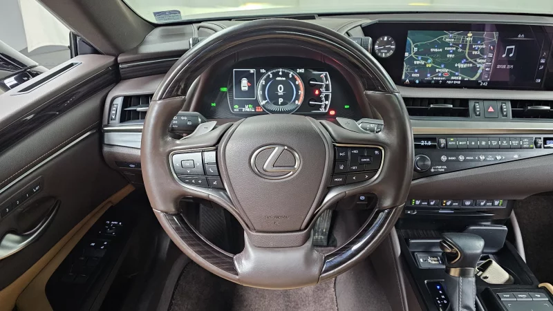 Lexus ES300h
