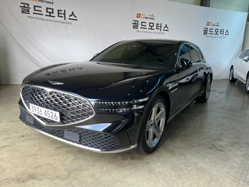 Genesis G90