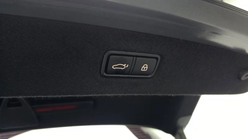Genesis EQ900