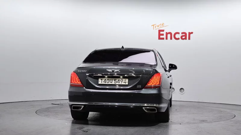 Genesis EQ900