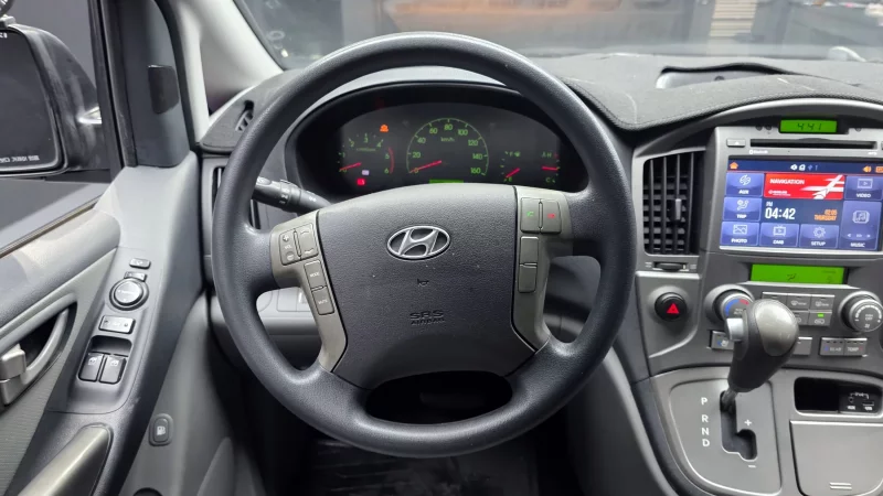 Hyundai Grand Starex