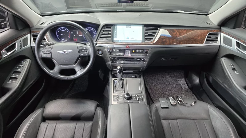 Hyundai Genesis