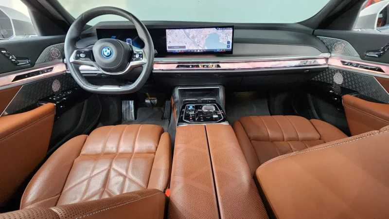 BMW i7