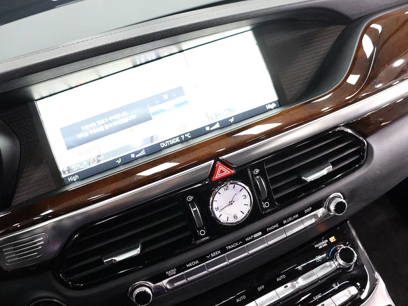 Genesis EQ900