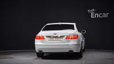 Hyundai Genesis