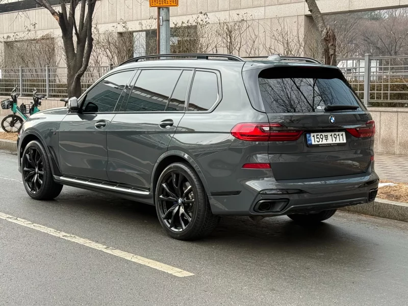 BMW X7