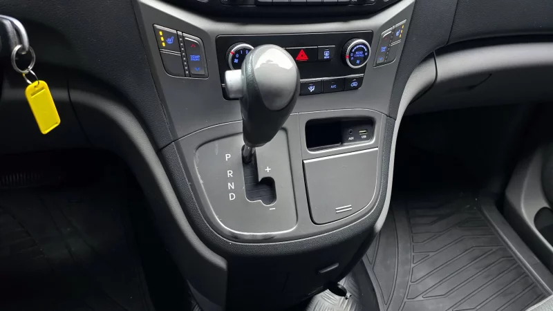 Hyundai Grand Starex
