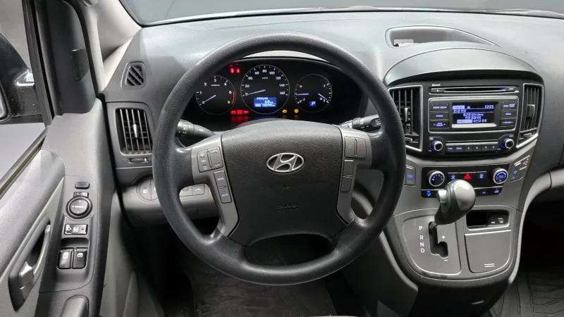 Hyundai Grand Starex
