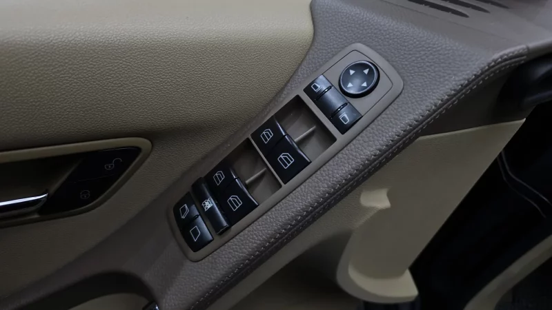 Mercedes-Benz R-Class